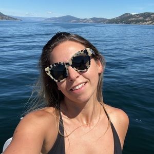 Meet your Posher, Laura